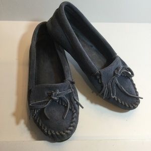 Minnetonka Kilty Blue Suede Slip On Moccasin Loafer Size 8